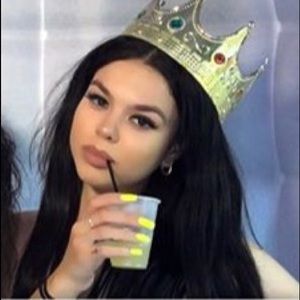 Meet your Posher, Carina